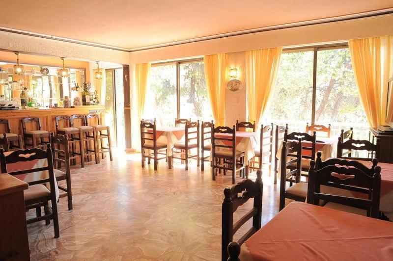 The Delfini Hotel Agia Marina  Extérieur photo